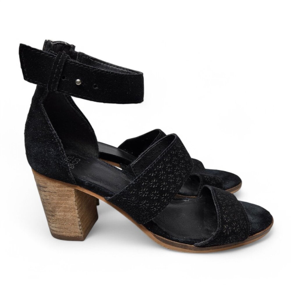 Frye & Co Bryn Sandals Women's Suede Perforated Floral Pattern Strappy Spring 8M